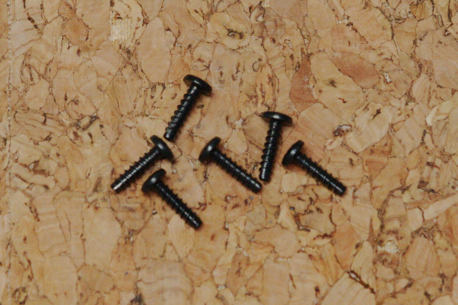 ねじ(M2✕8)